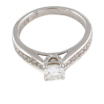 18ct White Gold Diamond 40pt Solitaire Ring Size G
